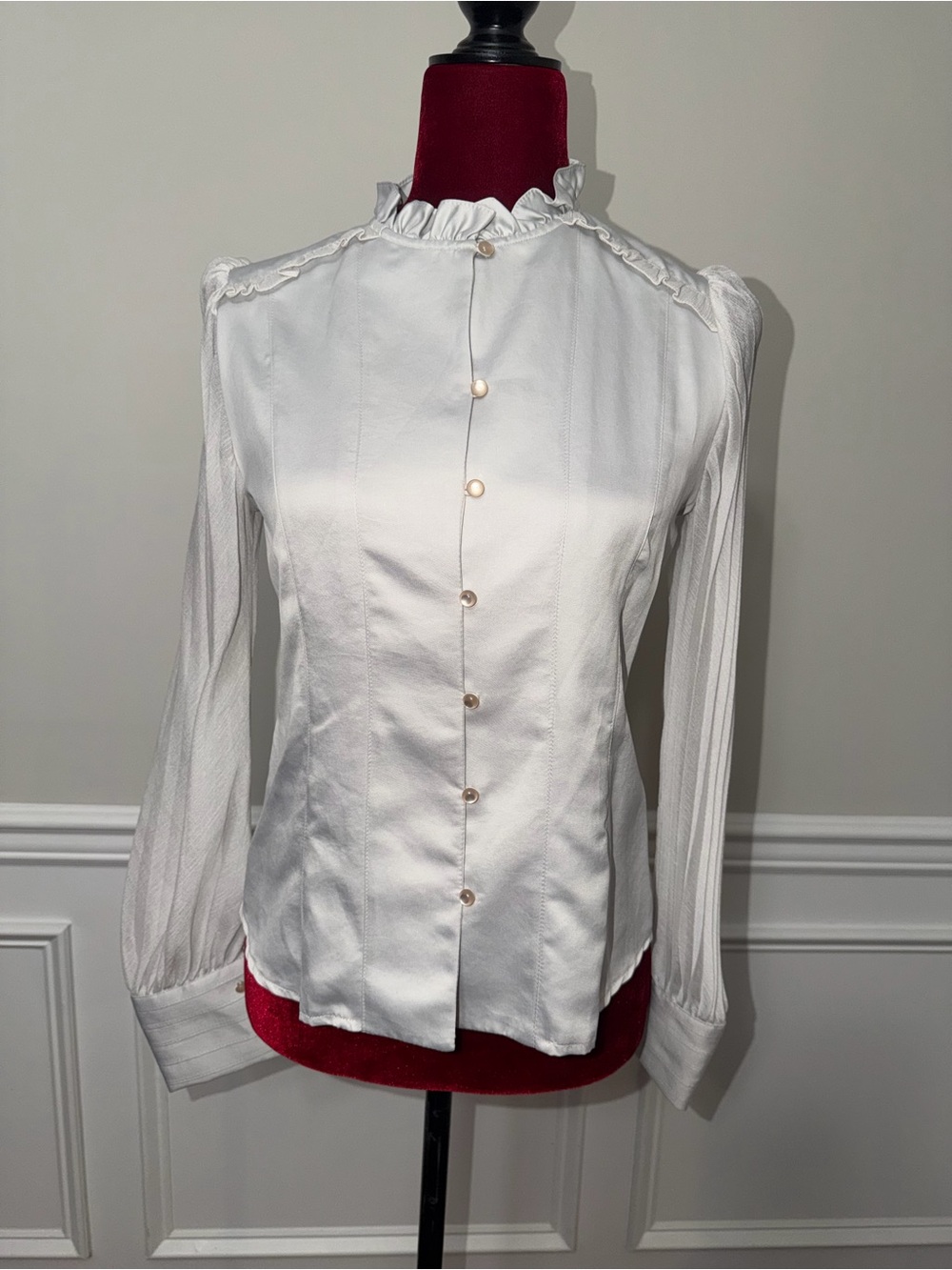Vintage Dittos Gray Silver Ruffle-Neck Button‎ Front Blouse